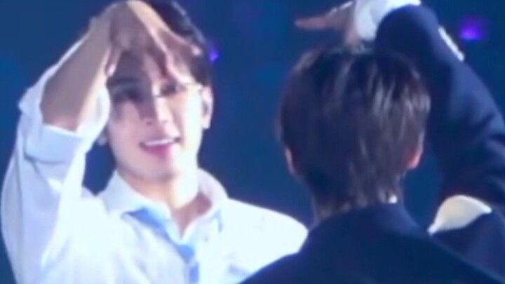 “ฉันจะเต้นเพลงสุดท้ายให้เธอ” จวิ้นหนีส่ายหัว “อาหนี” นี่ไม่ใช่การเต้นครั้งสุดท้ายของเราสิ อะๆๆๆ บอกว