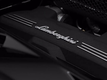 Aku menghukummu akan menaiki Lamborghini tiga tahun lagi (suka jika kamu menerimanya)