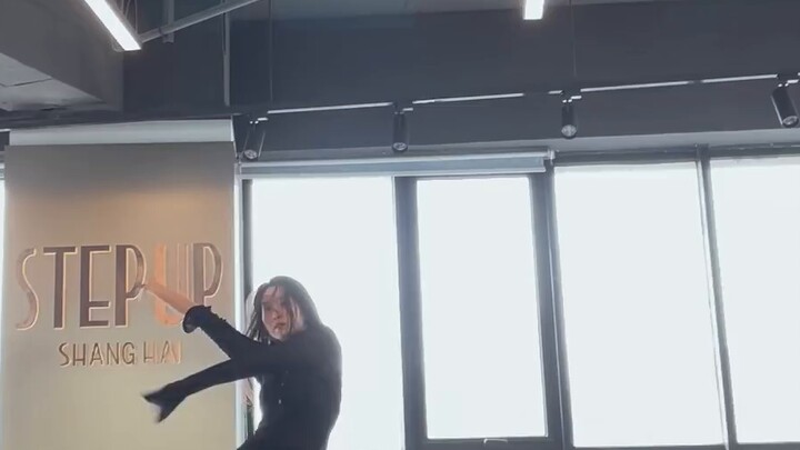 The high heels dance "Piece of Me" is a bit difficult! Choreography instructor: May. Refuel and rech