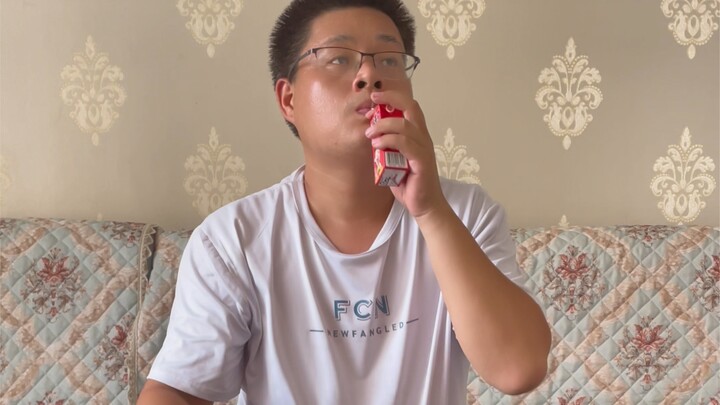 ขนมเล็กๆ มาอีกแล้ว ดูสิมีของที่ฉันชอบไหม