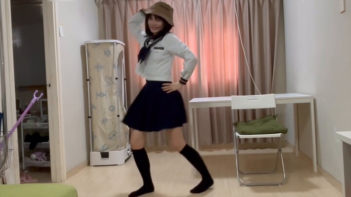 It’s 2024 now, no one will watch me dancing the secretary danceヽ(`Д´)ﾉ