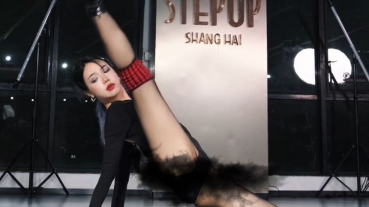 ท่าเต้นสุดแสนน่ารักของ A Broken Dance