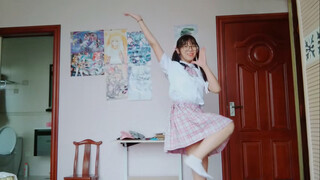 นักเรียนมัธยมต้นจบการศึกษาเต้นคัฟเวอร์ Otaku Dancing