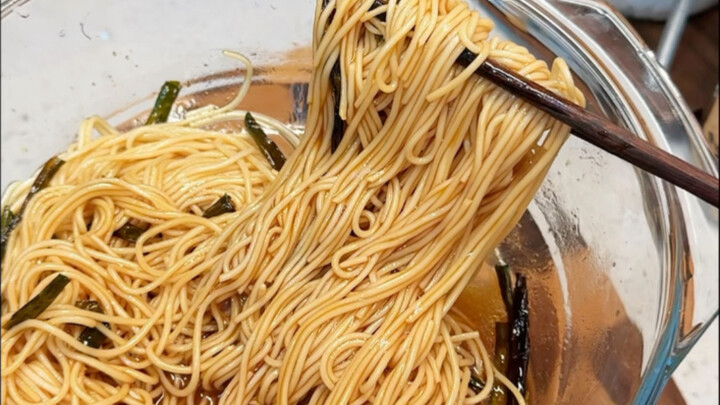 I absolutely love this sneaky cooking method—save time, effort, and no油烟! You can whip up delicious 