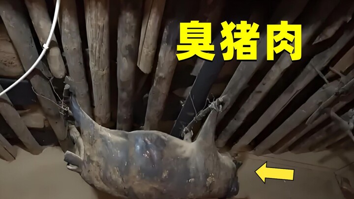 شُوِّح لحم خنزير ميت على عارضة السقف لمدة 50 عامًا، فاسدًا ومتعفنًا، ومع ذلك يُستخدم لإكرام كبار الض