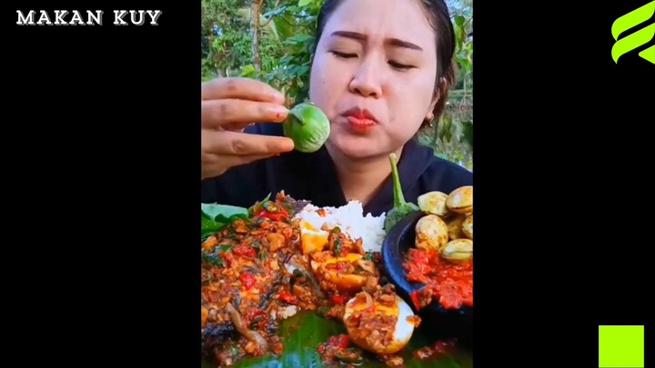 Mukbang ikan mujair telur tauco pedas, sambal terasi dan lalapan