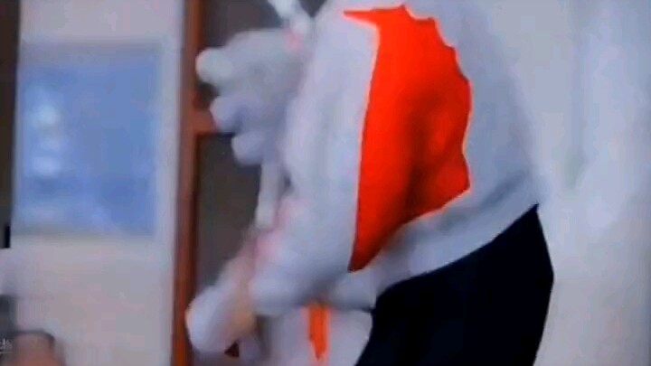 Thầy giáo bảo đừng làm bạn với những kẻ bất hảo, nên bạn bè của mình toàn là mấy đứa ngốc nghếch hết