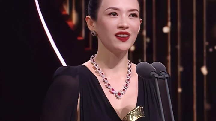 Chương này có thể so sánh với chương Tây Phi trở về cung, đây chính là ý nghĩa của việc dựa vào công