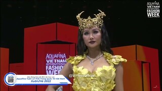 Hoa Hậu H'Hen Niê hóa nữ thần, xuất hiện lộng lẫy catwalk với vị trí Vedette trong Show diễn