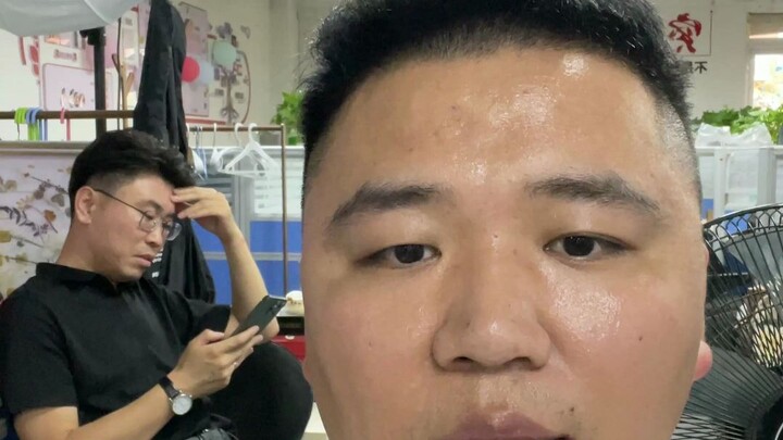 Lập trình viên đi làm thì mở máy, nghỉ việc thì tắt máy