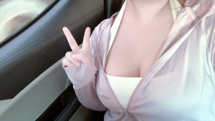 It's too hot. I'll wait until the sun sets before going out to play. Hahaha