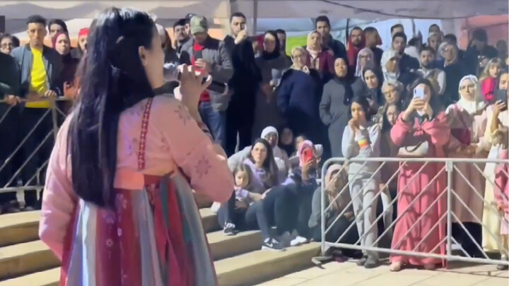 Tập 2: Tôi mặc Hán phục hát nhạc Trung Quốc ở nước ngoài (⁎⁍̴̛ᴗ⁍̴̛⁎)