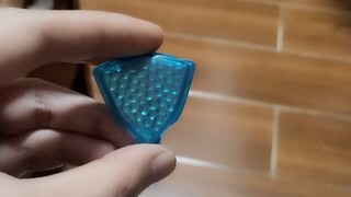 哪来这么多花里胡哨的东西？3块钱搞定国代蓝宝镯宝石纹路。垫纸不行就再用点滴胶填充。