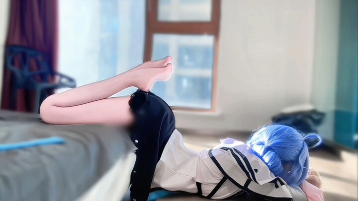 Berlutut, aku mohon padamu sedikit saja!