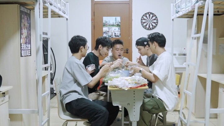 后来才知道，那是人齐的最后一次火锅了