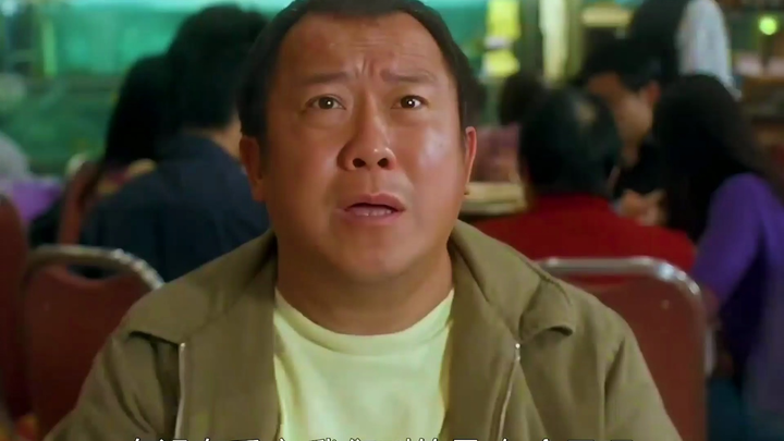 ครอบครัวที่ตระหนี่ใช้เงินเพียงหนึ่งดอลลาร์เพื่อกินไก่ทั้งตัว แต่เมื่อพวกเขาเห็นไก่บนโต๊ะ พวกเขาก็เสี