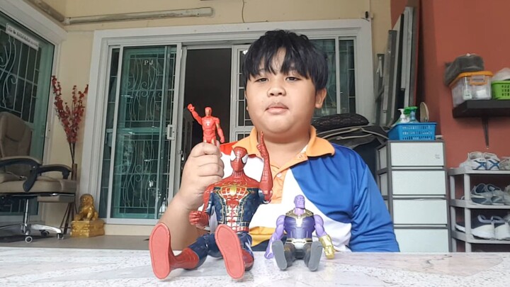 เล่นเกมเมอร์พันล้าน ผมอยากเล่นตุ๊กตาฮีโร่มาร์เวล สไปเดอร์แมนธานอส [หนังสั้นตลกความบันเทิง] | PJGAMES