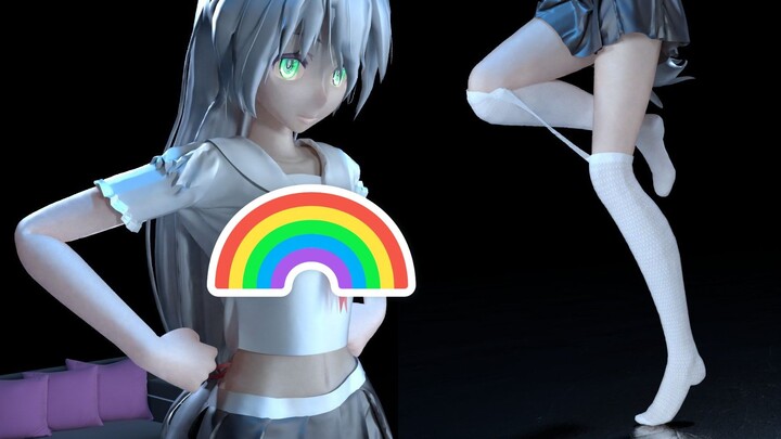 Tianyi half-takes off her stockings❤