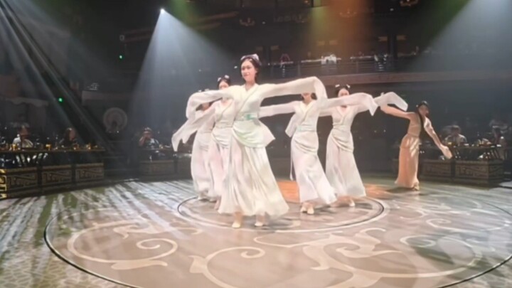 Zhao Capital Banquet, Imitating Walk in Handan, So Happy in Shu That One Forgets Home