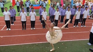 The most awkward playground ballet