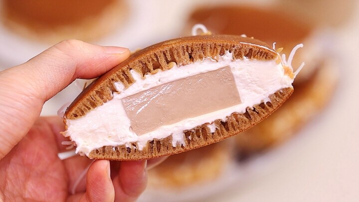 Di usia yang seharusnya punya anak, aku malah memilih kue dorayaki rasa coconut latte...