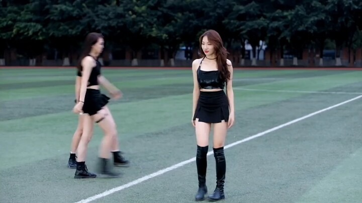 #campus#There is never a shortage of dancers on the playground#campus dance#random dance#long legs#C