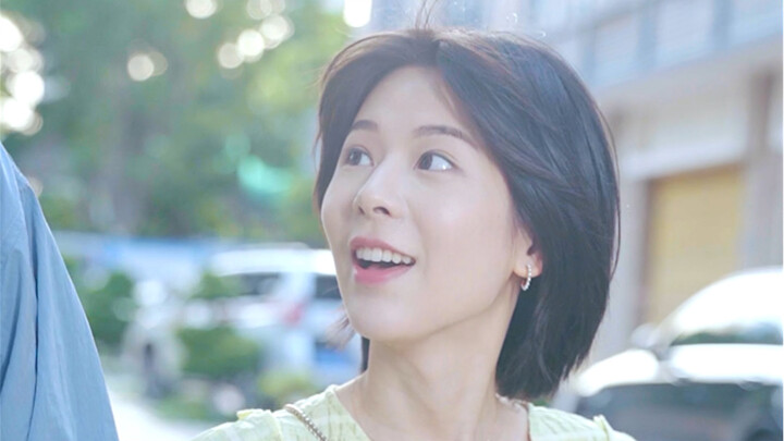 Large-scale dual-standard live event