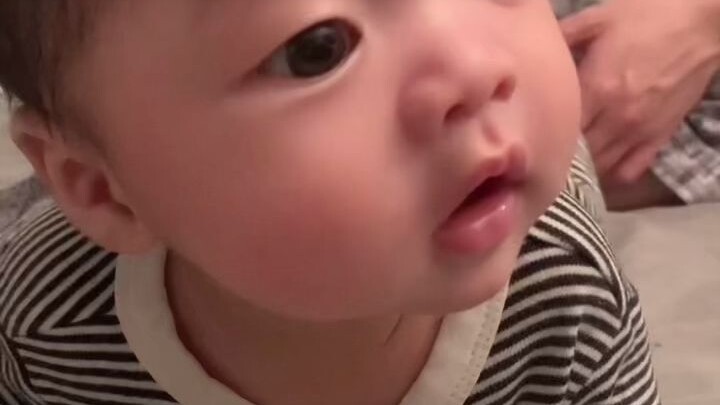 คลิปน่ารักๆ ที่เกิดเหตุการณ์พลิกโผ ตลกมาก ฮ่าๆๆ!
