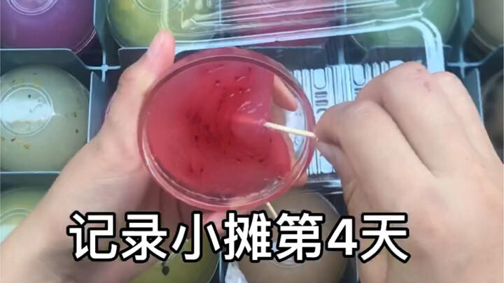 Ghi lại ngày thứ 4 của quầy hàng nhỏ: Sản phẩm “lên tiếng”, khách quay lại mua liên tục ngày càng nh