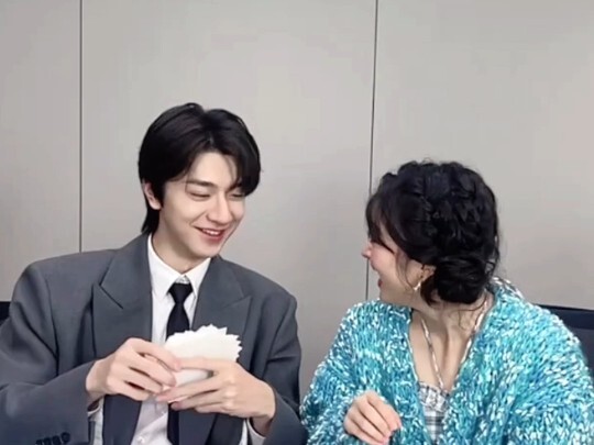 “ตลอดทั้งเรื่องไม่เห็นหน้าจริงของหลินอีเลย! แบบนี้มันสมเหตุสมผลจริงๆ หรือ?! มีซีรีส์ไหนกันนะ ที่ฝ่าย