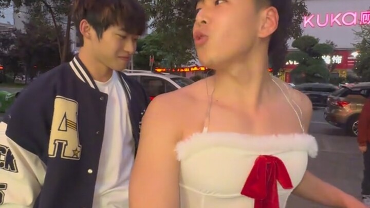 Khi anh trai của bạn quá kiểu cách