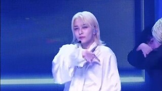 Jeonghan is really the one who is best at using his shoulders to go at me