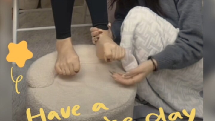 دغدغة باطن القدم!