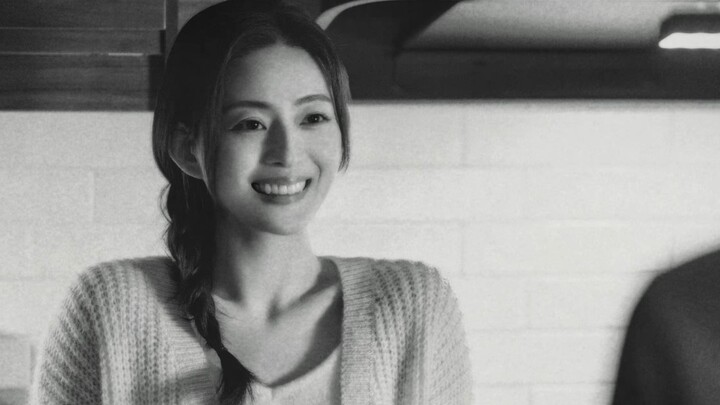 حلو لدرجة مذهلة! هذي هي علاقة الحب بين الأخت والأخ من جيل الـ85 والـ00! الفارق بينهما 15 سنة بالضبط【