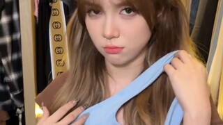 When Zhang Xueyi secretly bought hot girl clothes