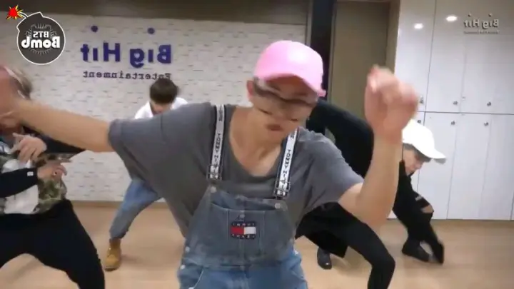 BTS Sliver Spoon (bapsae) dance practice
