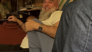 德国公婆看自己首次卡拉OK视频reaction，公开处刑…想看老马他们看自己视频reaction的，我昨天正好随手拍了一段，就不加字幕了，你们自己感受一下[呲…