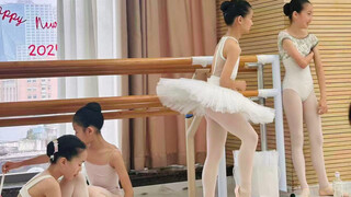 A Little Bit Better Every Day | 2025.11.16 [Ballet Check-in]