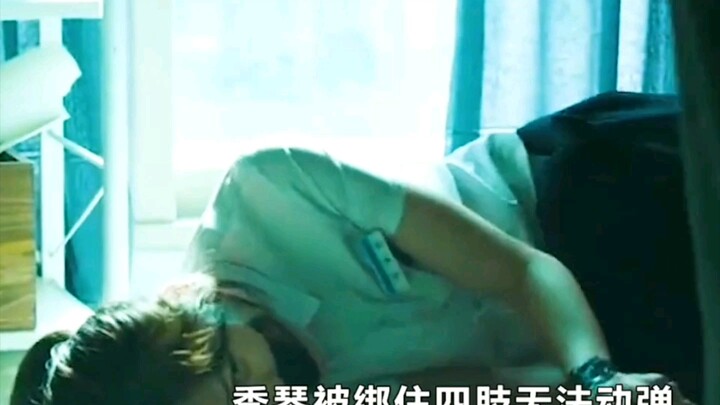 Formerly a boxer, now secretly protecting students (2)