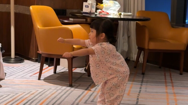 هذا هو التأثير بعد حصة تجريبية في الرقص الحضري. هل يمكنكم مساعدتي في تحديد ما إذا كانت ابنتي بحاجة ل