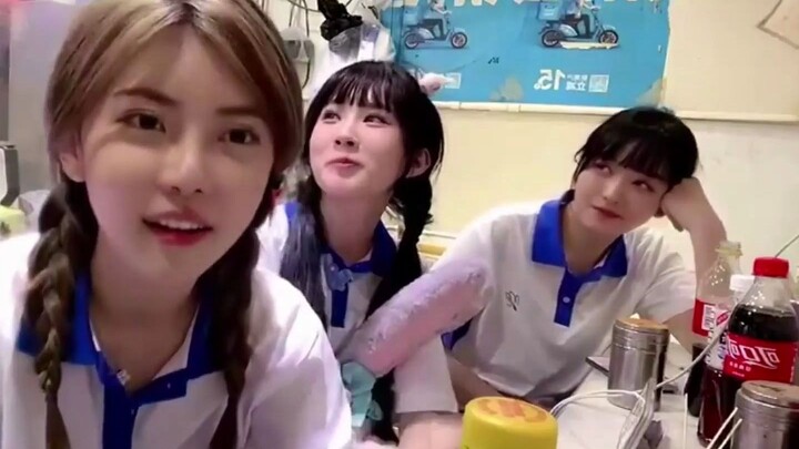 Zhou Jie and Shu Nana’s 610 Outdoor Team Building: “Zhou Jie’s Only Husband-obsessed Fan” Shows Up!