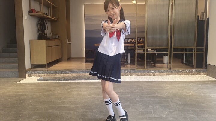 การเต้นคัฟเวอร์เพลง “Koi Suru Fortune Cookie” ของ AKB48
