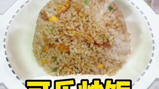 Hari ini mencoba rasa baru✨ Nasi Goreng Cola