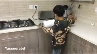 غطاء الوعاء: إذا لم تعد تهتم بي، فسأرسلك بعيدًا!