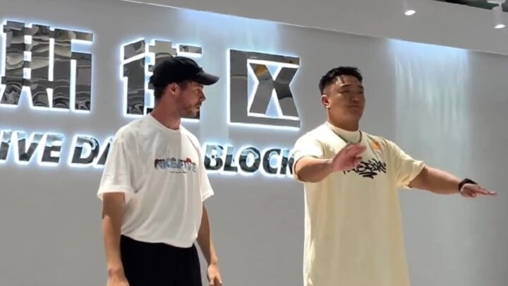"ศิษย์ดีเด่น" ของอาจารย์เหมิง +1 (SDF Popping Champion Soyuz)