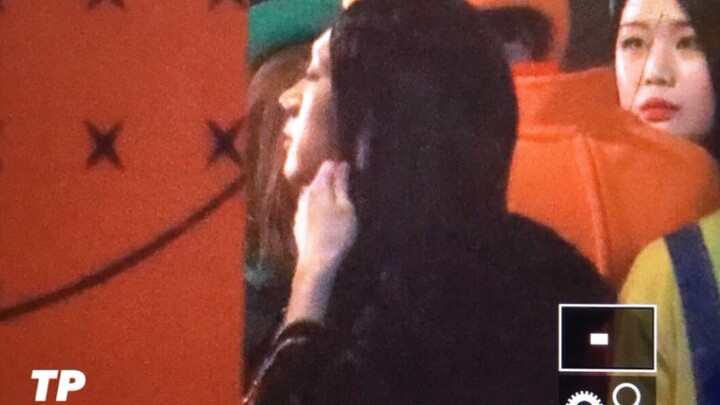 【هوانغ رينجون/بيون بيهيون】هل يجب حقًا محاولة التحدّث إلى فتاة جميلة؟