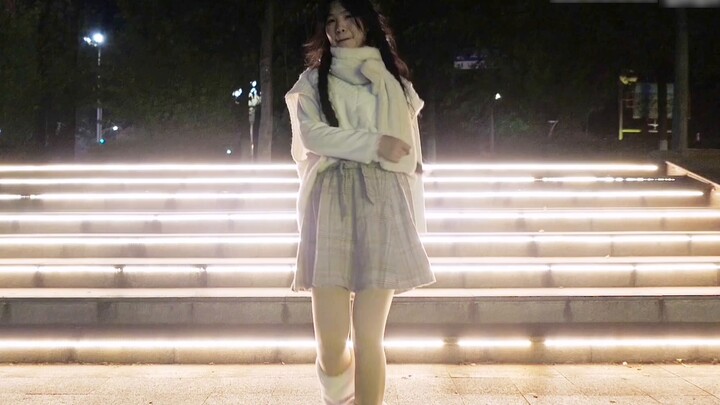 〔压〕//Birthday Congratulations/I’m in a good mood, so I’ll dance a little bit, Love Is in Danger/