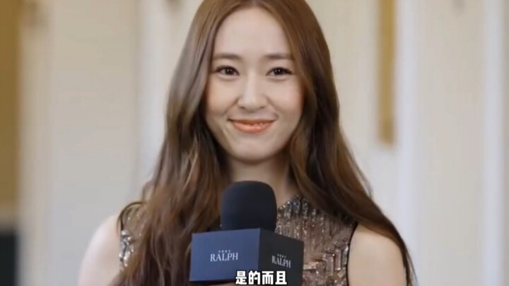 Suzy speaks Chinese!!! “Hello everyone, I’m Jung Soo-jung.” Jung Soo-jung’s Ralph Lauren interview c