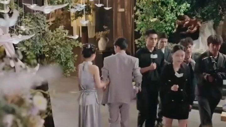 Untuk melindungi dirinya,dia bertemu lagi empat tahun kemudian