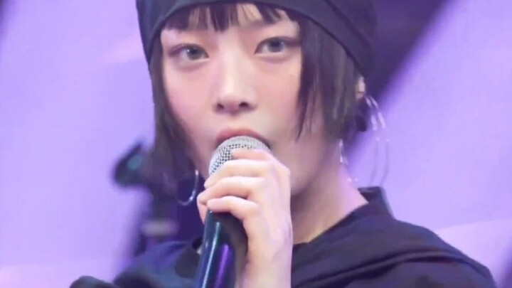 NewJeans Supernatural Stage